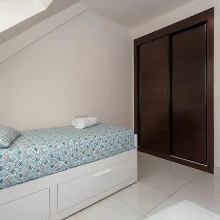 Nautilus Atico, 3 Dormitorios, Puerto, By Bookindenia Lägenhet *