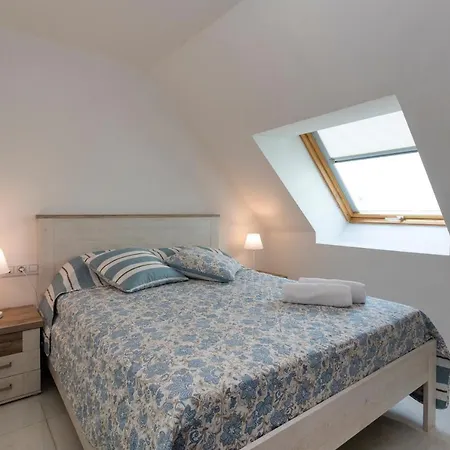 Apartament Nautilus Atico, 3 Dormitorios, Puerto, By Bookindenia