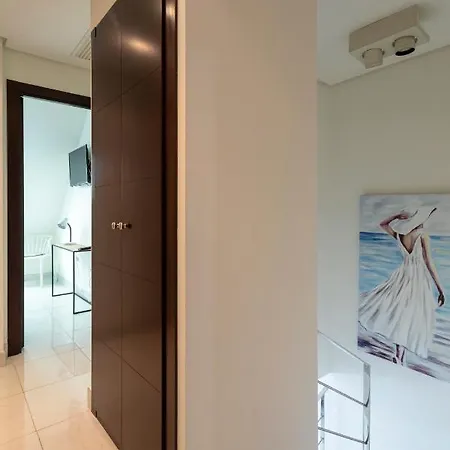Nautilus Atico, 3 Dormitorios, Puerto, By Bookindenia Apartament